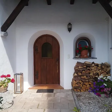 Landhaus Lucia 2 펜션 *